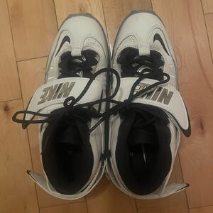 Nike Air Adjust Force Sneakers